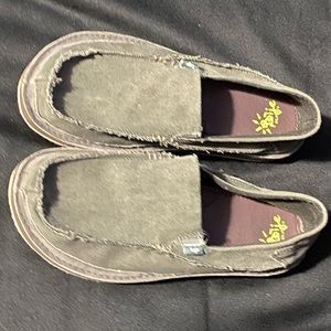 Dige Canvas Slip Ons